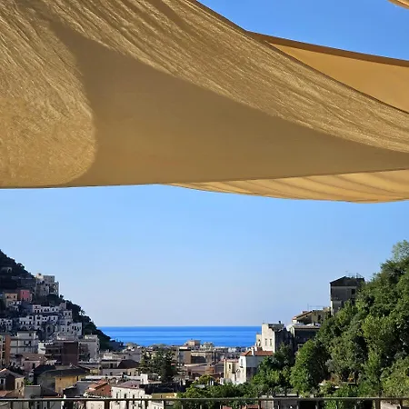 Ines Feriehus Maiori